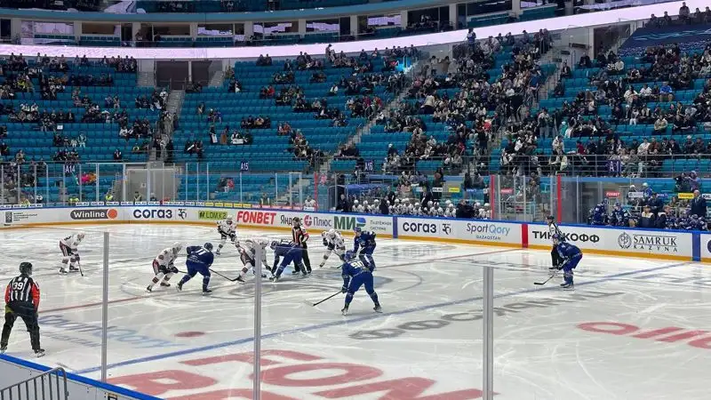 "Барыс" разгромил хоккеистов из "Нефтехимика"