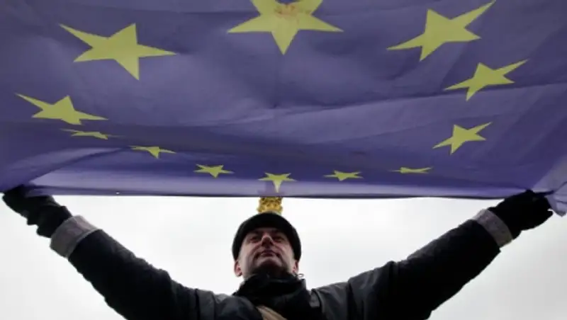 ЕС в начале марта проведет встречу с Турцией по вопросу беженцев