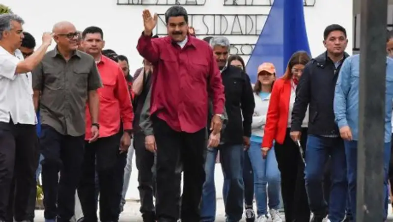 В Венесуэле в ближайшее время не будет выборов президента, заявил Мадуро