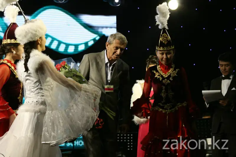 В Алматы открылся II Международный студенческий кинофестиваль «Бастау» (фото) В Алматы открылся II Международный студенческий кинофестиваль «Бастау» (фото), фото - Новости Zakon.kz от 24.10.2012 17:07