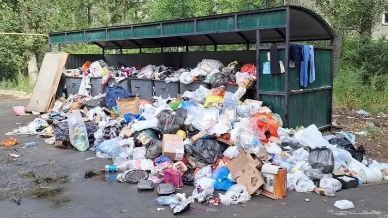 Утопают в мусоре жители села близ Алматы