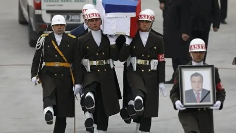 В аэропорту Анкары прощаются с убитым российским послом