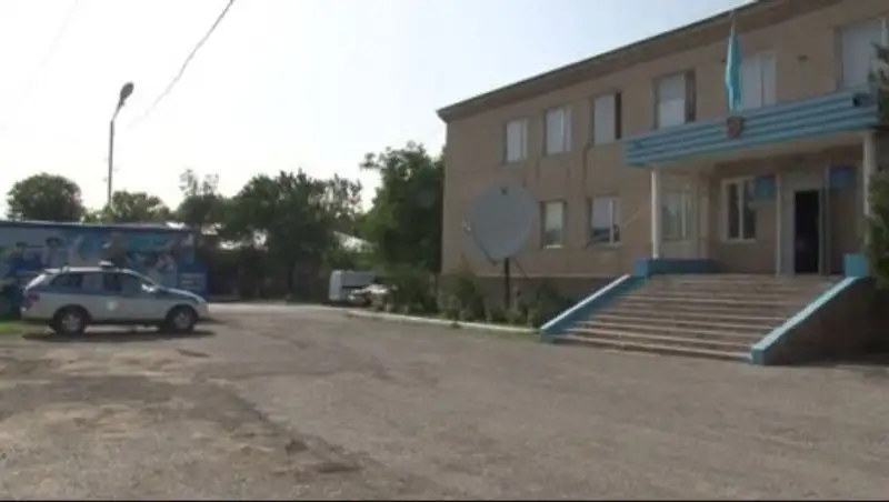 В Шымкенте ищут водителя автобуса, скрывшегося после наезда на уже сбитого пешехода