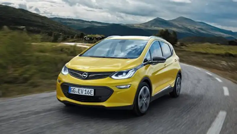 Opel открыл продажи электрокара Ampera-e