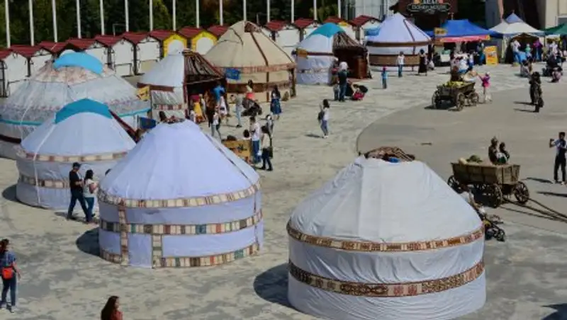 В Алматы проходит фестиваль национальной кухни «Той &#1178;азан 2016»