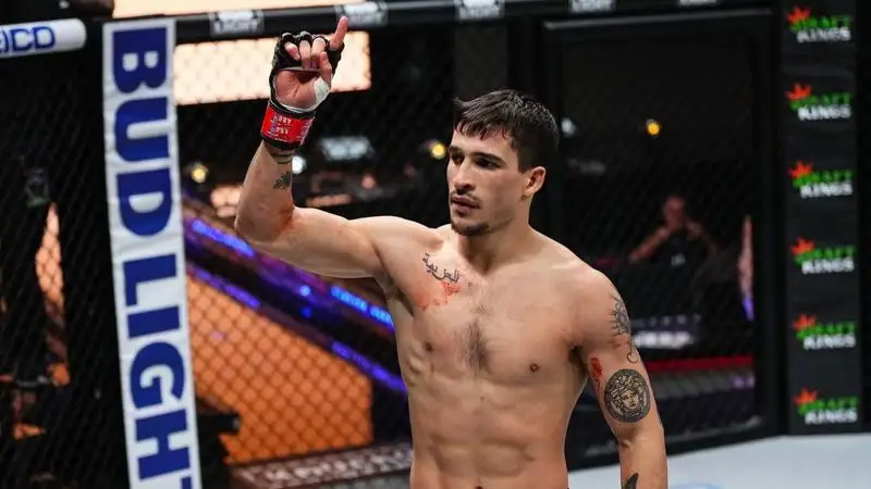 Внук Мухаммеда Али оформил нокаут за 45 секунд в ММА