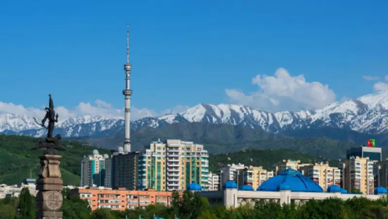 Почему на проспекте Назарбаева в Алматы запретили левые повороты