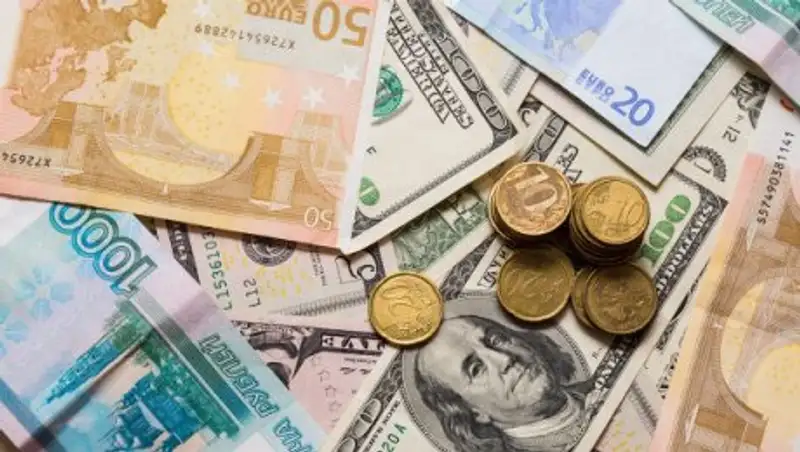 Тенге незначительно укрепился