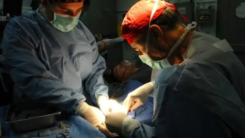 В Индии разделенные сиамские близнецы впервые встретились лицом к лицу