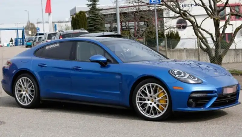 Новый Porsche Panamera сфотографировали без камуфляжа