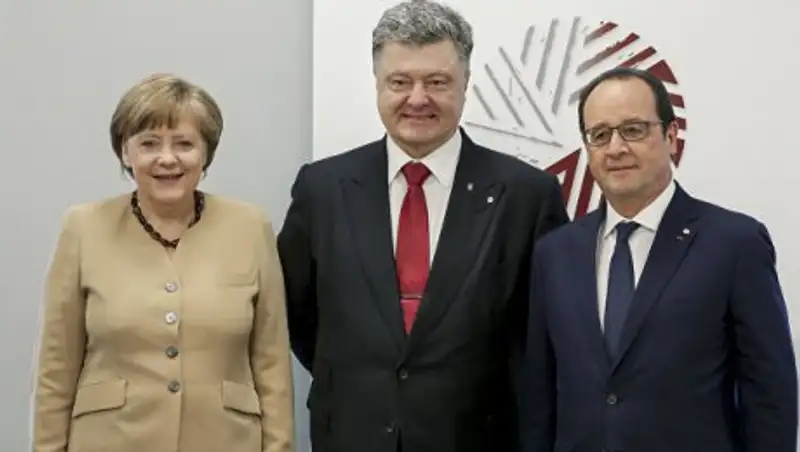 Олланд, Меркель и Порошенко договорились о встрече в "нормандском формате"