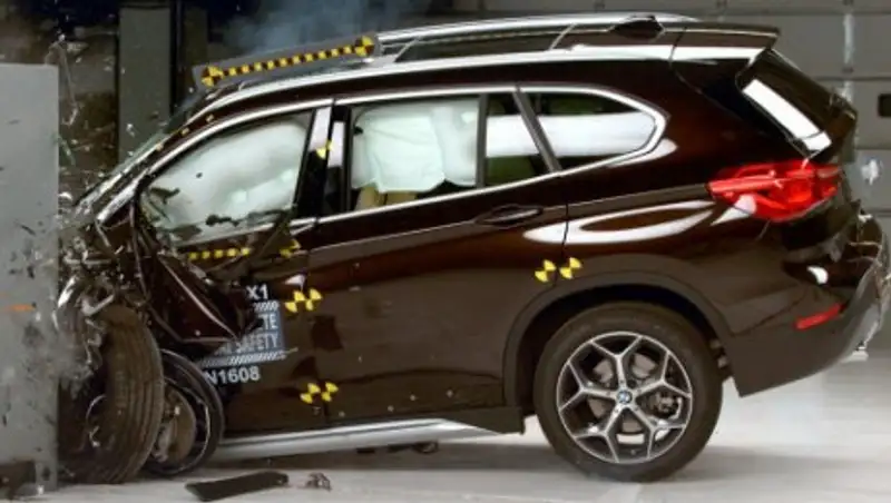 Кроссовер BMW X1 прошел американский краш-тест
