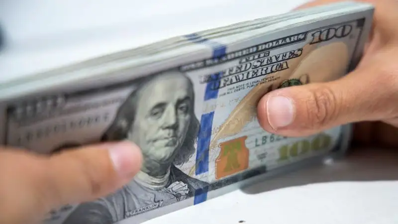 Курс доллара резко вырос на торгах 27 сентября