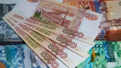 планируется снятие запрета на вывоз рублей, фото - Новости Zakon.kz от 13.07.2022 12:55