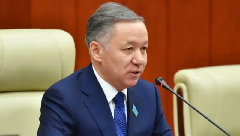 Нигматулин: Казахстанцы, выехавшие за границу, должны быть застрахованы на весь период