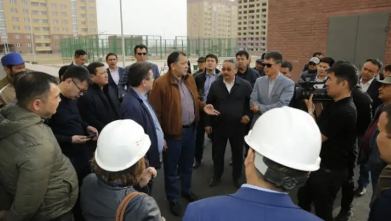 Нурлан Ногаев встретился с жильцами: Мы решим проблему аварийных общежитий