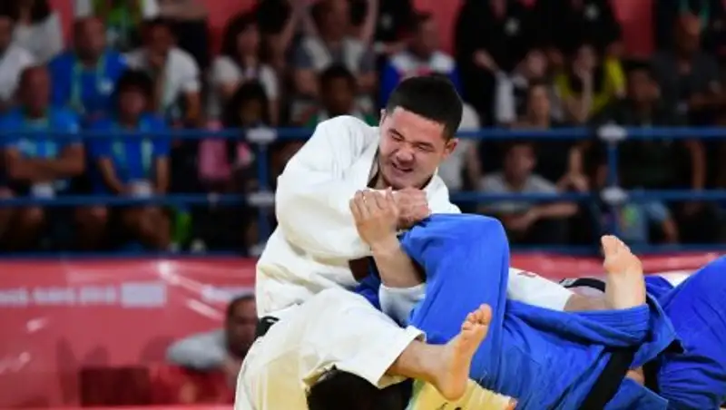 Казахстан выиграл первое "золото" на юношеской Олимпиаде