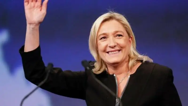 Рейтинг Марин Ле Пен вырос после теракта на Елисейских полях