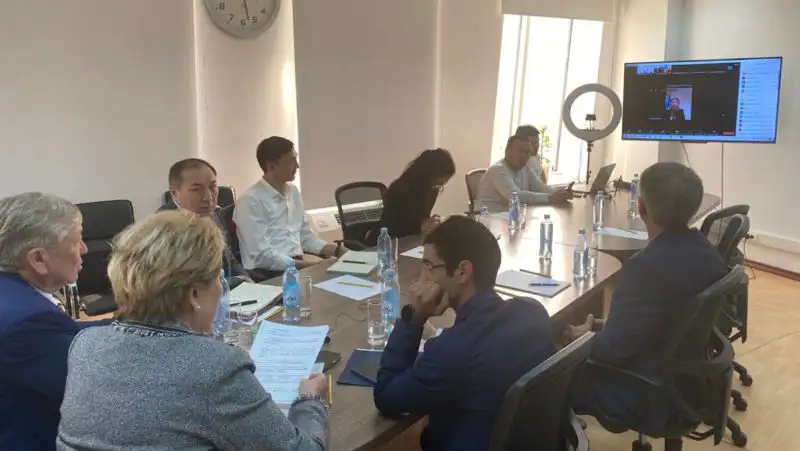 Общественную поддержку референдума обсудили в офисе Гражданского Альянса РК