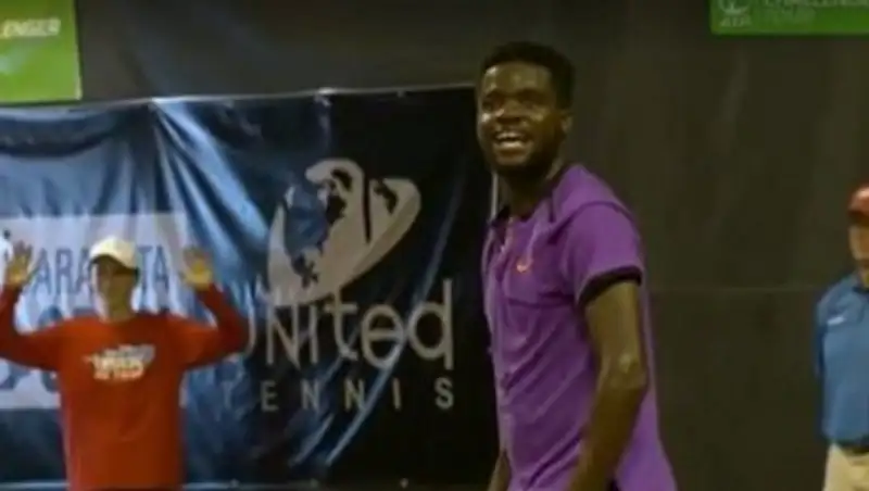 Занимавшаяся сексом пара прервала теннисный матч в США