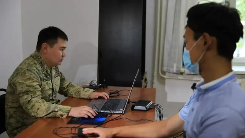 Более тысячи молодых алматинцев призвали на службу в армию