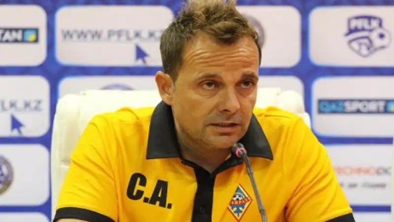 "Кайрат" уволил главного тренера