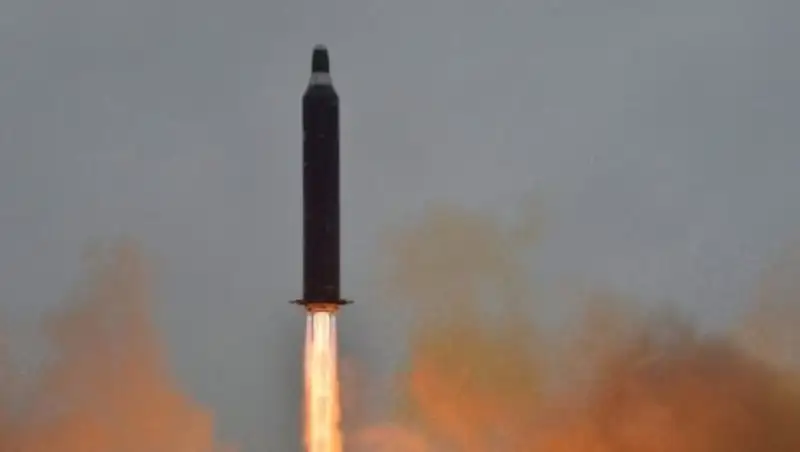 Северная Корея запустила ракету в сторону Японии