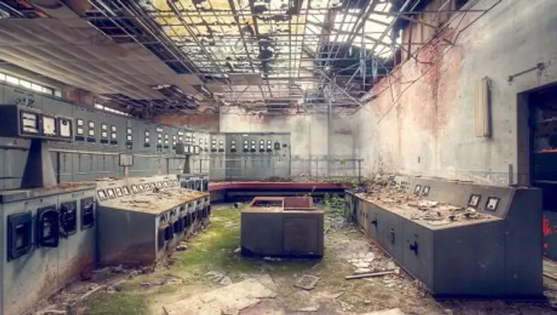 Таинственные и притягательные заброшенные места