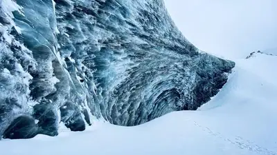 Туристам запретили посещение пещеры ледника Богдановича в горах Алматы, фото - Новости Zakon.kz от 28.02.2023 17:47