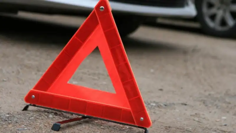 Автобус с 23 пассажирами перевернулся в Актюбинской области