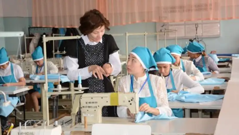 В ЮКО более 74 тысячи студентов получают профессиональное образование