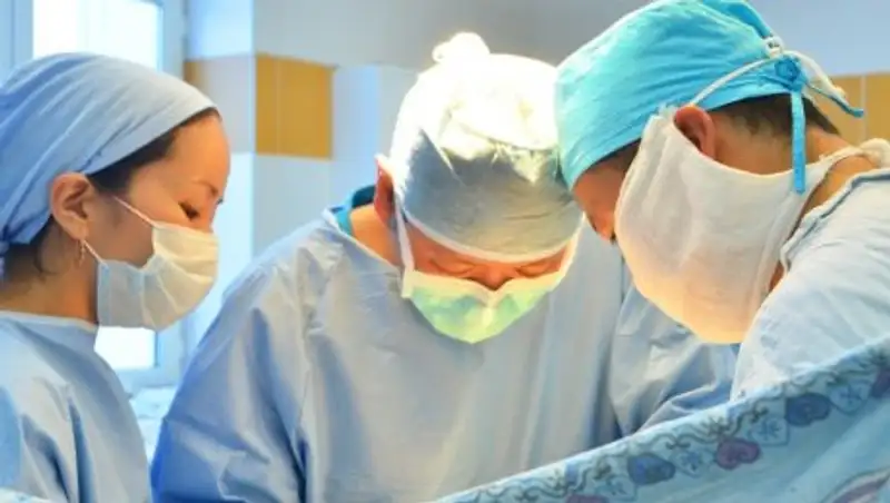 В Уральске 13-летняя девочка попала в реанимацию из-за фурункула