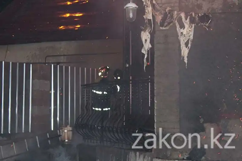 В Алматы сгорела сауна, располагавшаяся на территории частного дома (фото) В Алматы сгорела сауна, располагавшаяся на территории частного дома (фото), фото - Новости Zakon.kz от 29.11.2013 16:52