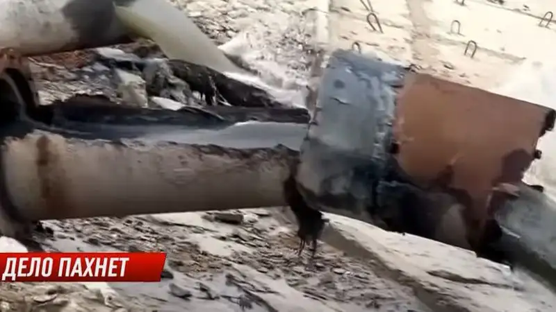 Жители Атырау напуганы невыносимым зловонием