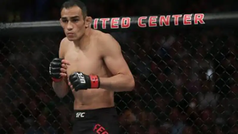 Фергюсон потерпел второе подряд поражение в UFC