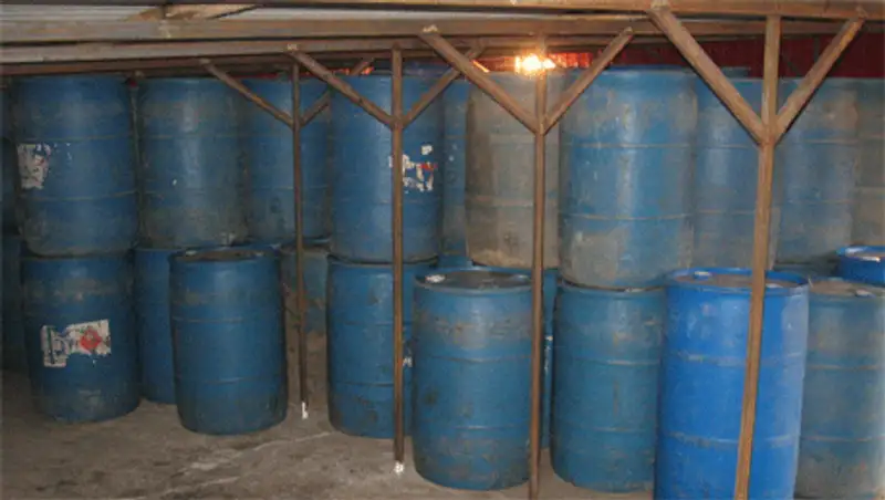 Финансовая полиция Жамбылской области задержала 33 тысячи литров контрабандного спирта, фото - Новости Zakon.kz от 08.11.2013 01:39