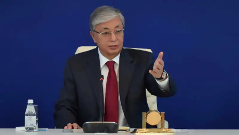 Политолог Едилов: Токаев решил вопрос с иностранными автомобилями