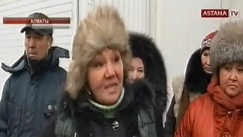 Продавцы авторынка «Баянаул», торгующие на новых местах, жалуются на плохие условия