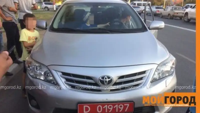 Сбивший ребенка в Уральске вице-консул РФ не понесет наказания