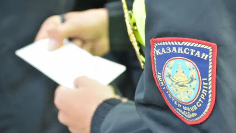 Полицейские оштрафовали полицейских в Караганде