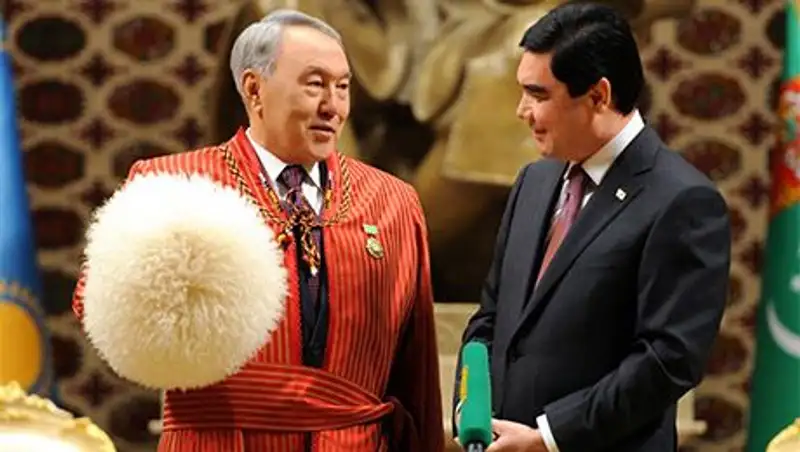 Президент РК Н.Назарбаев удостоен звания Почетный старейшина Туркменистана