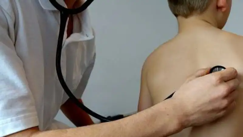 Названы требующие обращения к врачу виды кашля