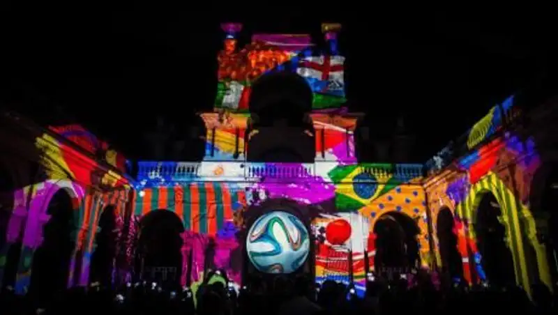 Бразильские студенты запустили в стратосферу официальный мяч ЧМ-2014