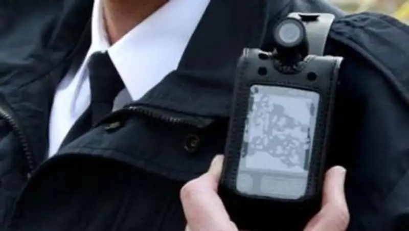 Полицейским ВКО выдали нагрудные камеры
