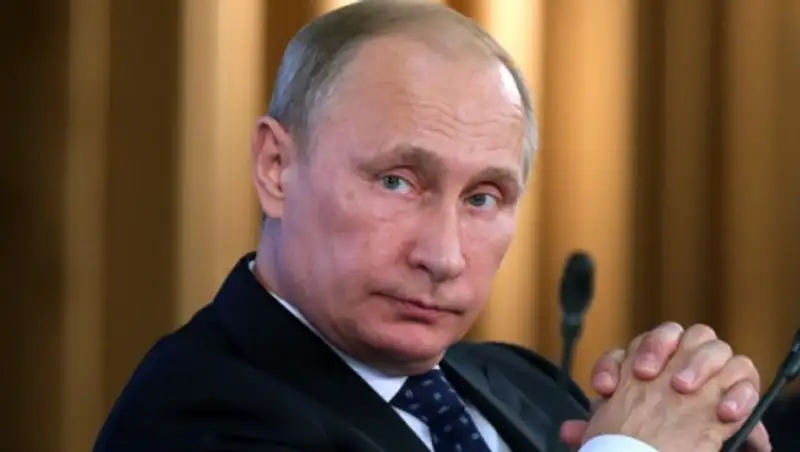 Путин запретил символику союзных нацистам организациям