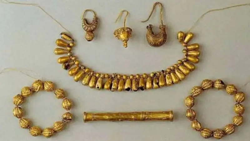 Студенты МГУ изучают открытия казахстанских археологов