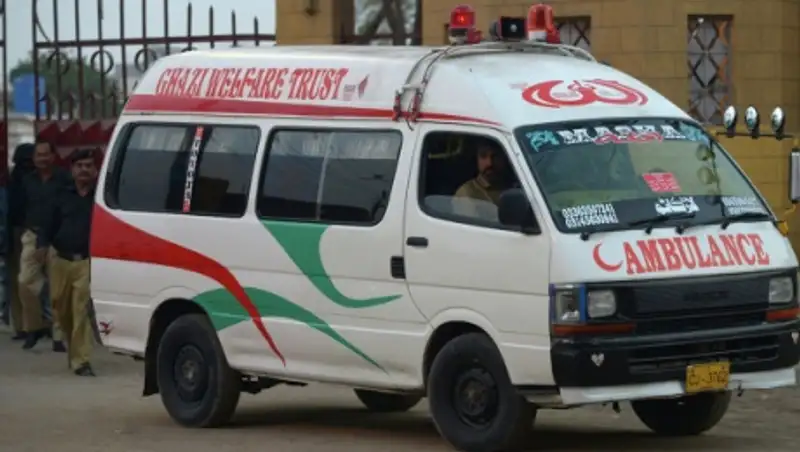 В Пакистане при столкновении автобуса с грузовиком погибли 18 человек