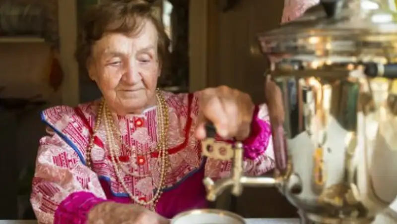 Пенсионерка отбилась от грабителя и напоила его чаем с пирогами