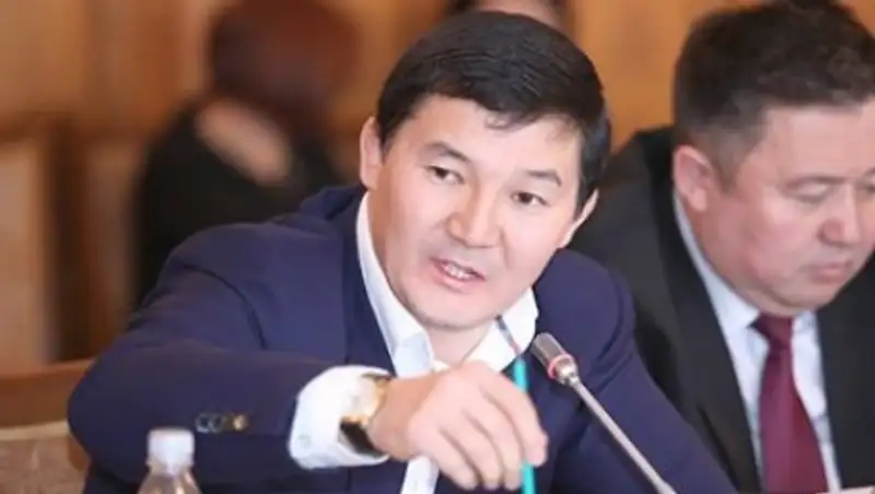 Кыргызстан попросил Нигматулина о встрече с задержанным депутатом Асылбек уулу Дамирбеком