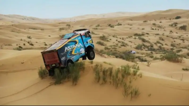 Экипаж из Катара победил во втором этапе Rally Kazakhstan-2017 в Актау